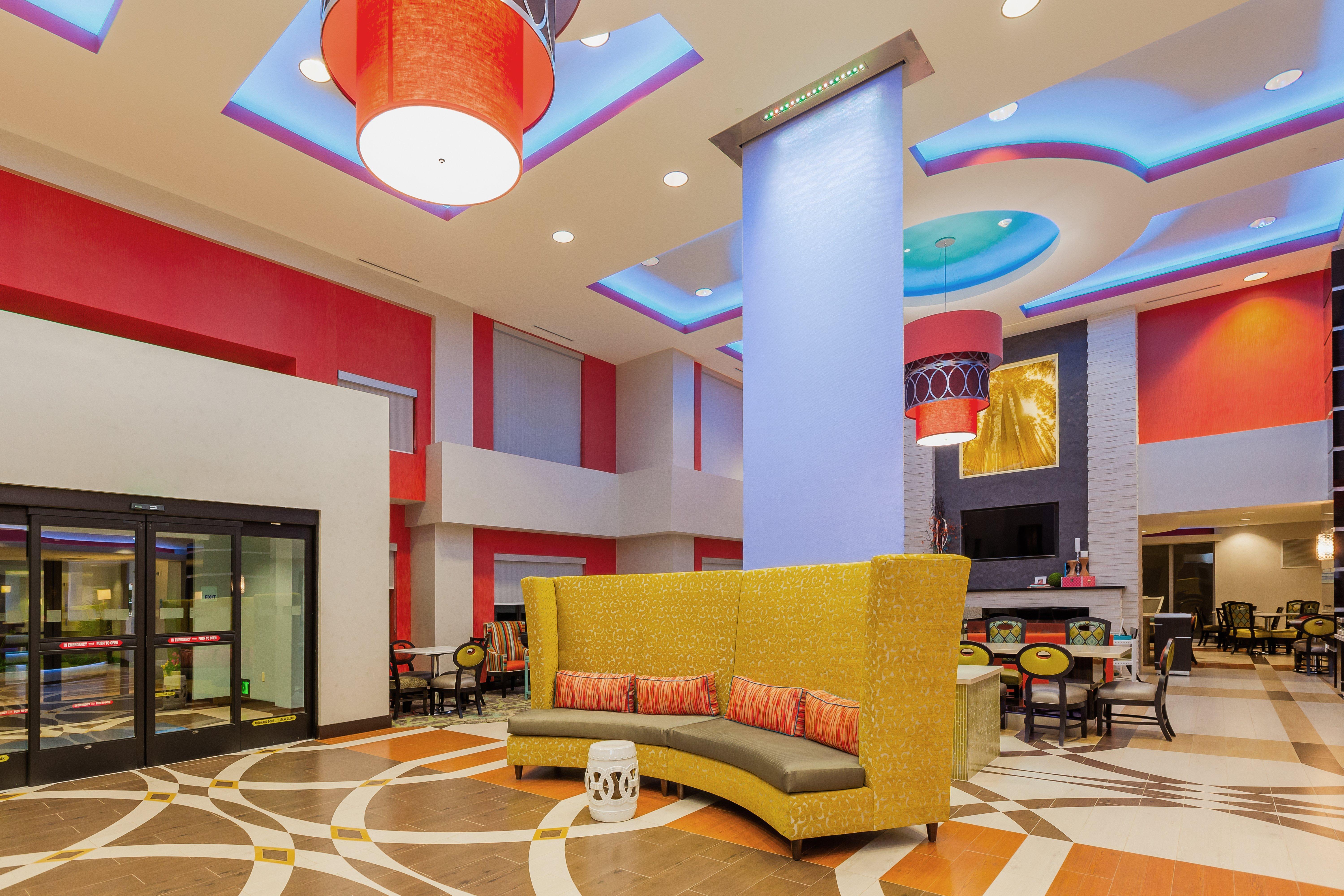 Holiday Inn Express & Suites Eureka By Ihg Екстер'єр фото