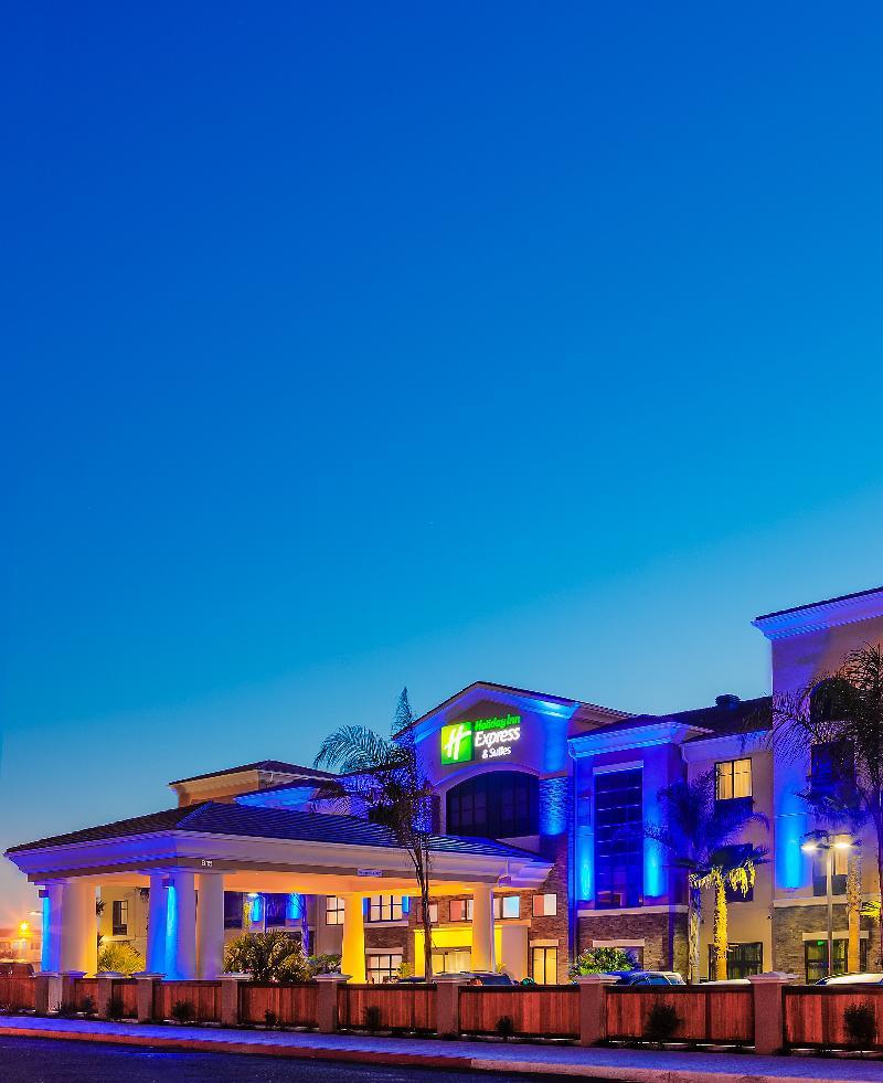 Holiday Inn Express & Suites Eureka By Ihg Екстер'єр фото